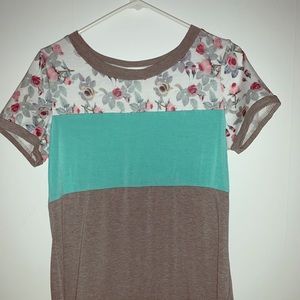 Women’s short sleeve blouse